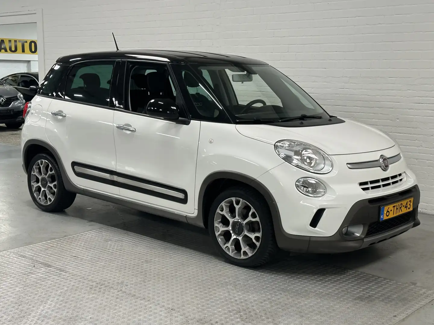 Fiat 500L 0.9 TwinAir Trekking CLIMA / CRUISE / TREKHAAK / S Wit - 2