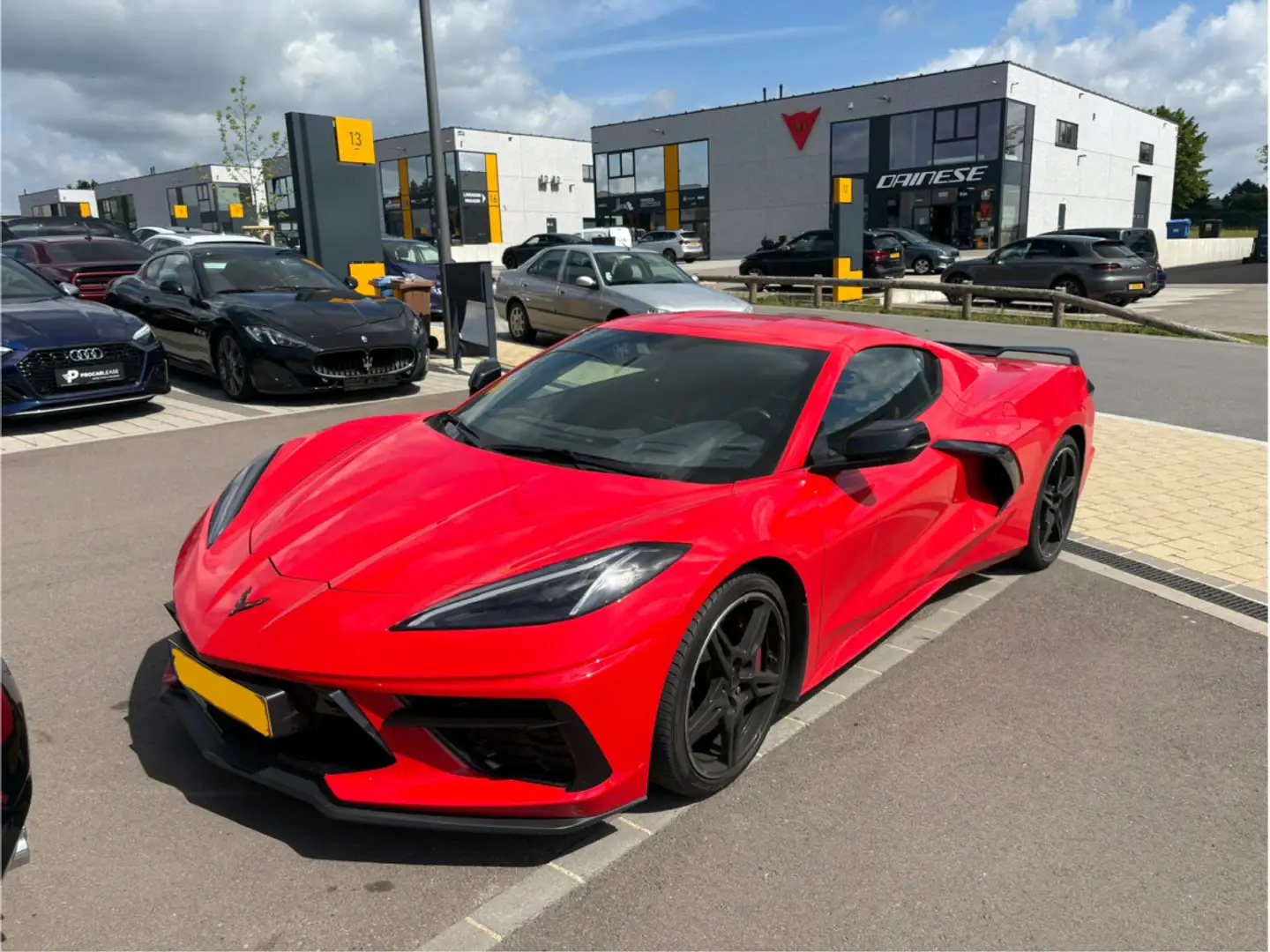 Corvette C8 6.2 V8 STINGRAY COUPE/ PACK 2LT/ LIFT/ 1 HAND Rouge - 1