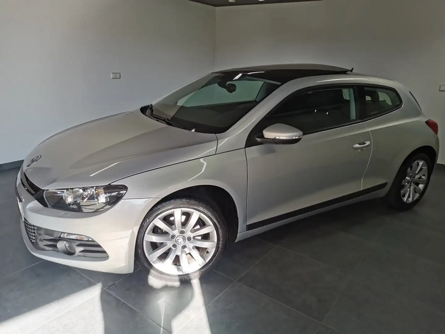 Volkswagen Scirocco -Sky Sport, 1,4 TSI Blue Motion,Panorama, SR+WR Grau - 1