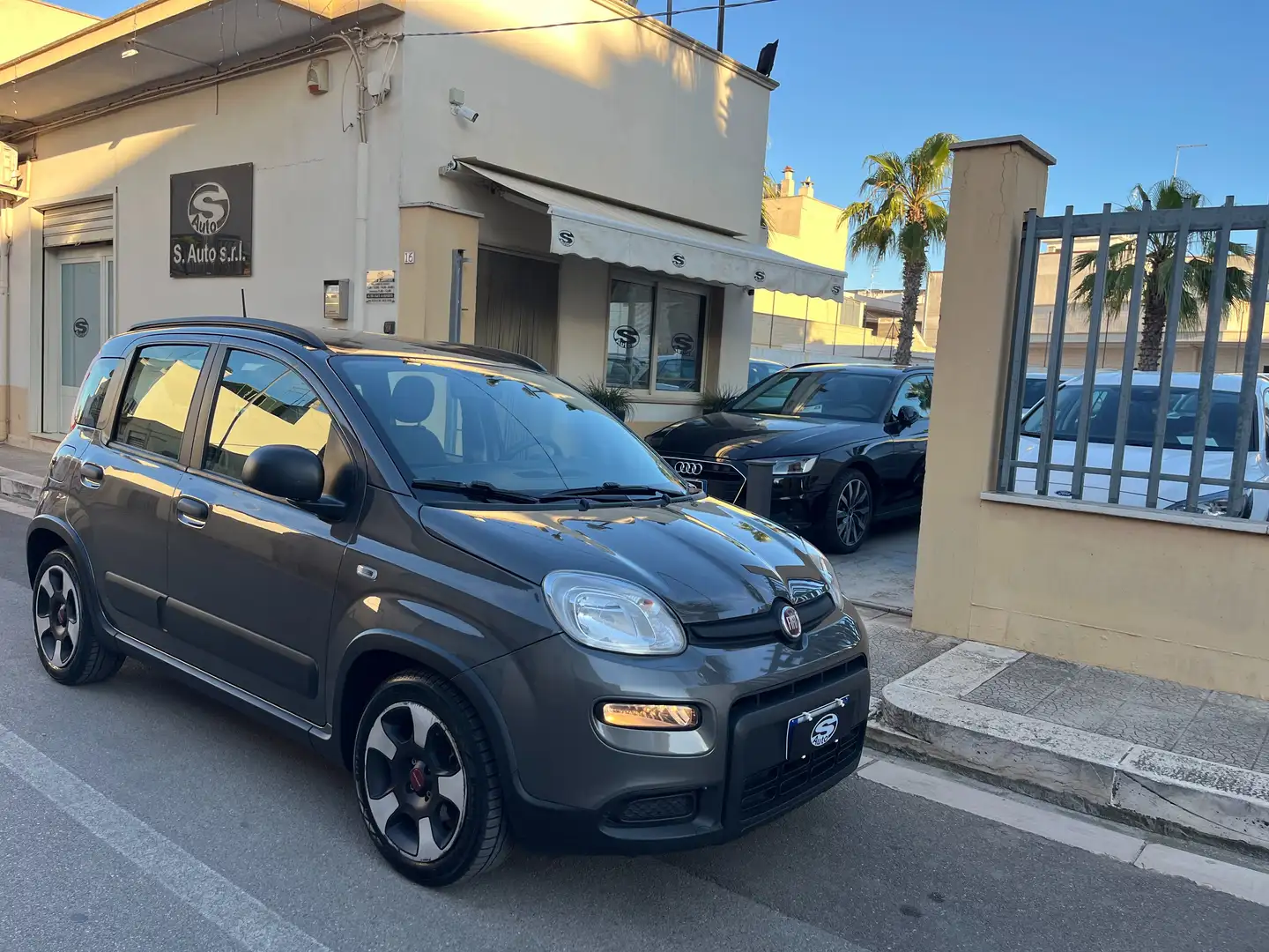 Fiat Panda 1.0 Hybrid City Life Gris - 1