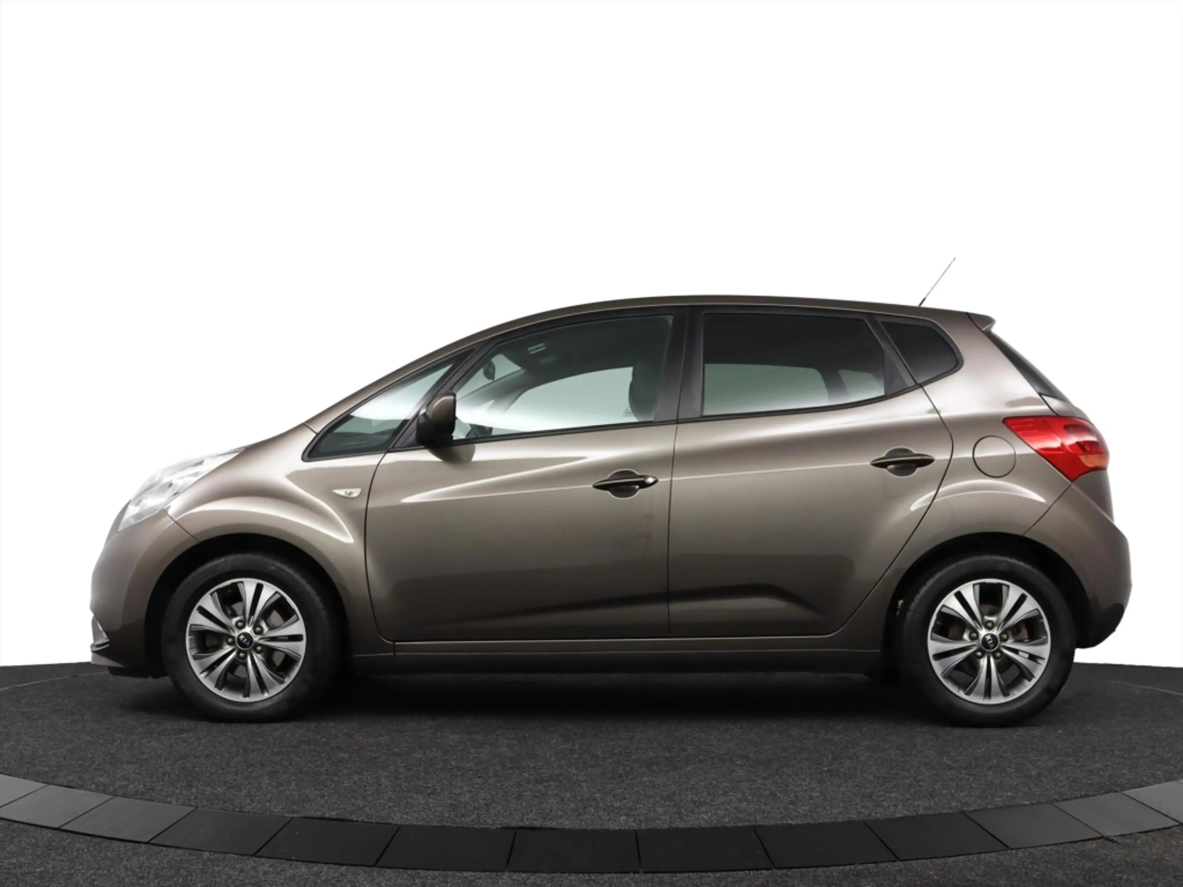 Kia Venga 1.4 CVVT DYNAMICPLUSLINE ECC/CRUISE/NAV/CAMERA/PAR — photo 8