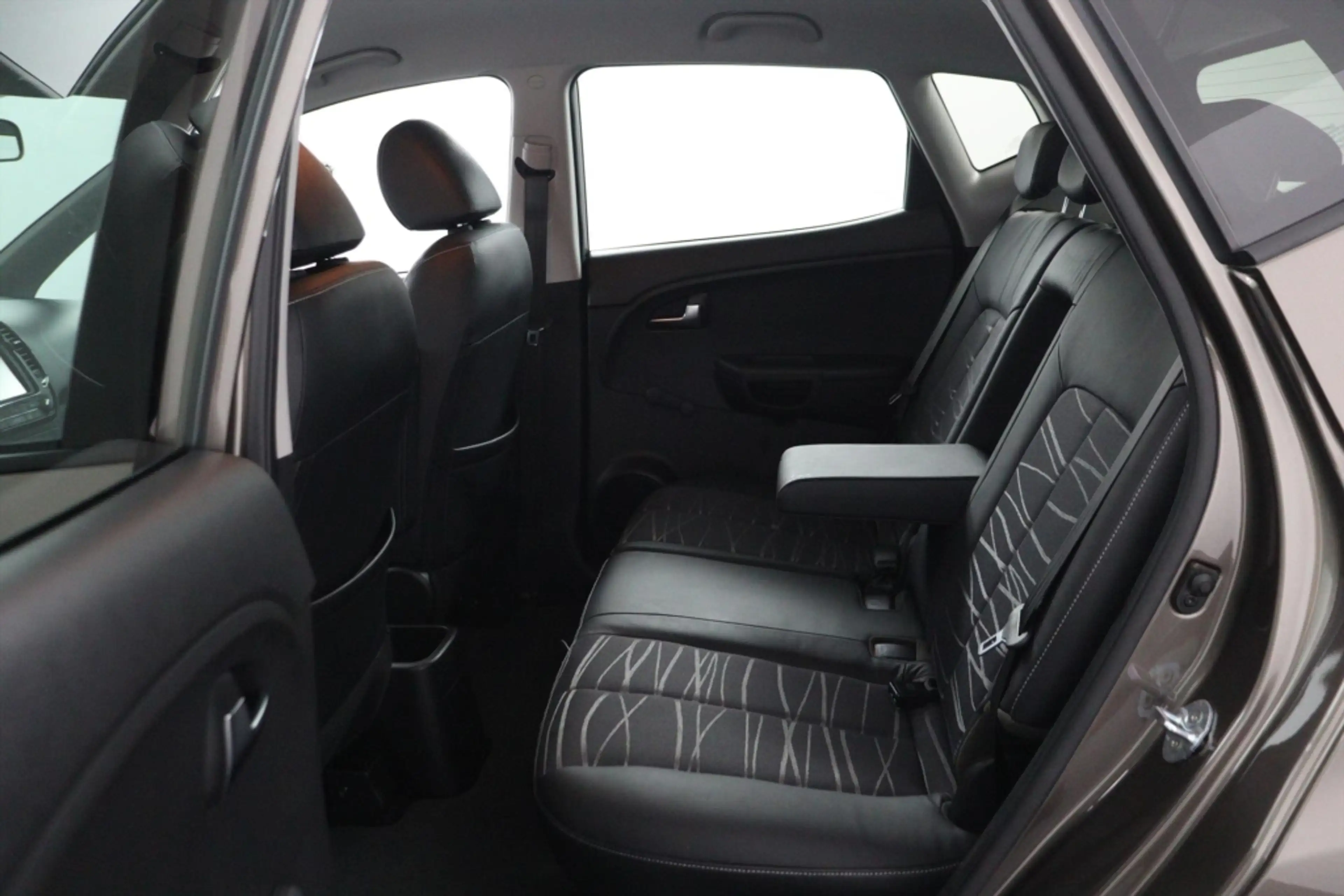 Kia Venga 1.4 CVVT DYNAMICPLUSLINE ECC/CRUISE/NAV/CAMERA/PAR — photo 34