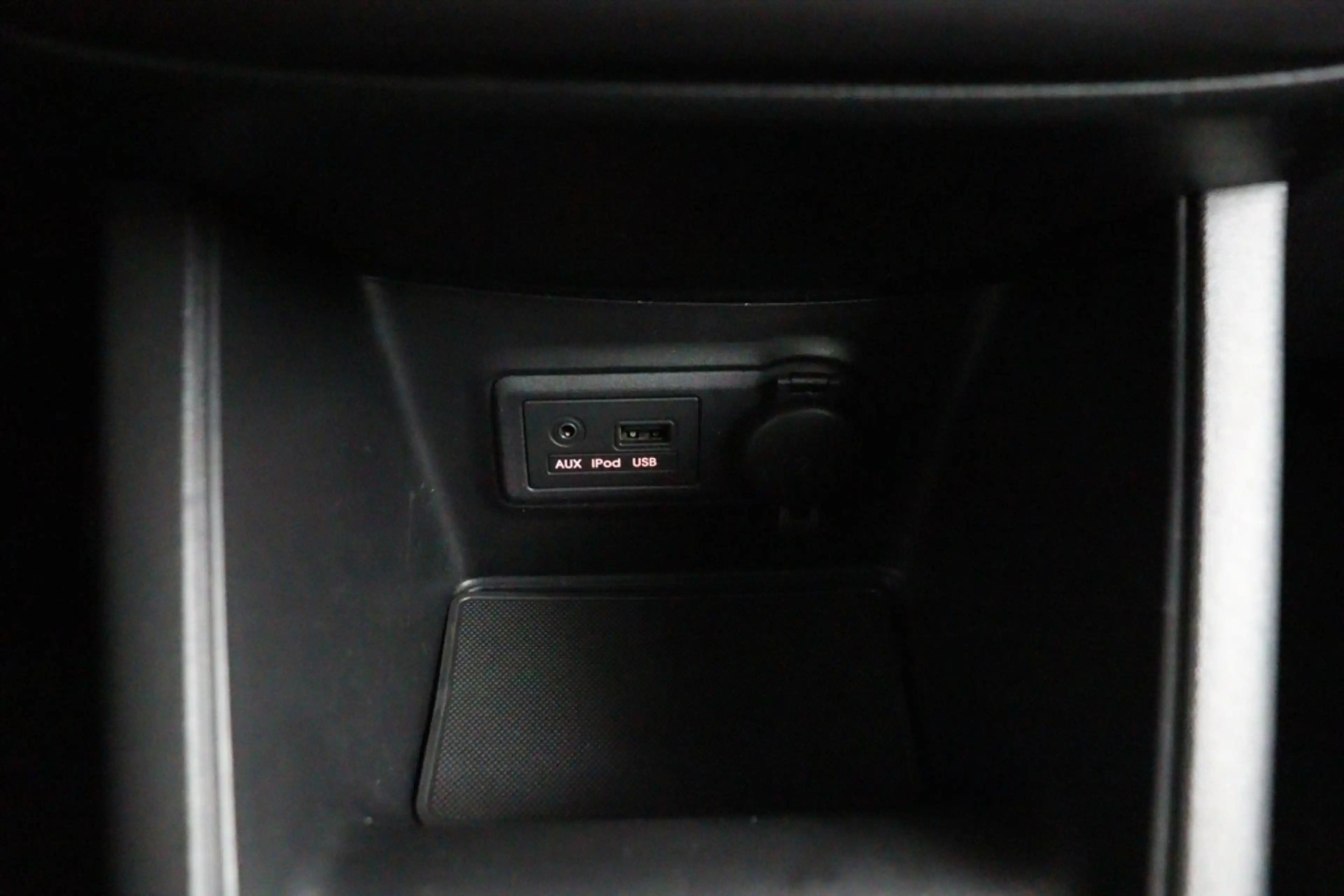 Kia Venga 1.4 CVVT DYNAMICPLUSLINE ECC/CRUISE/NAV/CAMERA/PAR — photo 41