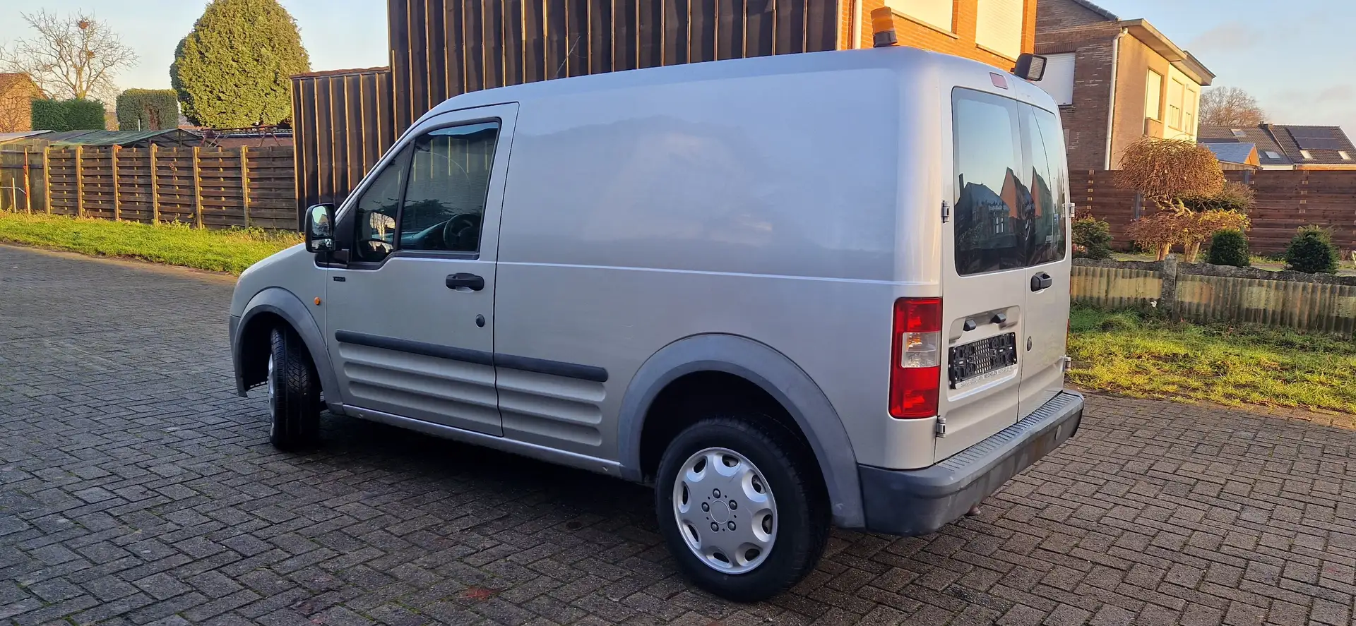 Ford Tourneo Connect 1.8 TDCi siva - 2