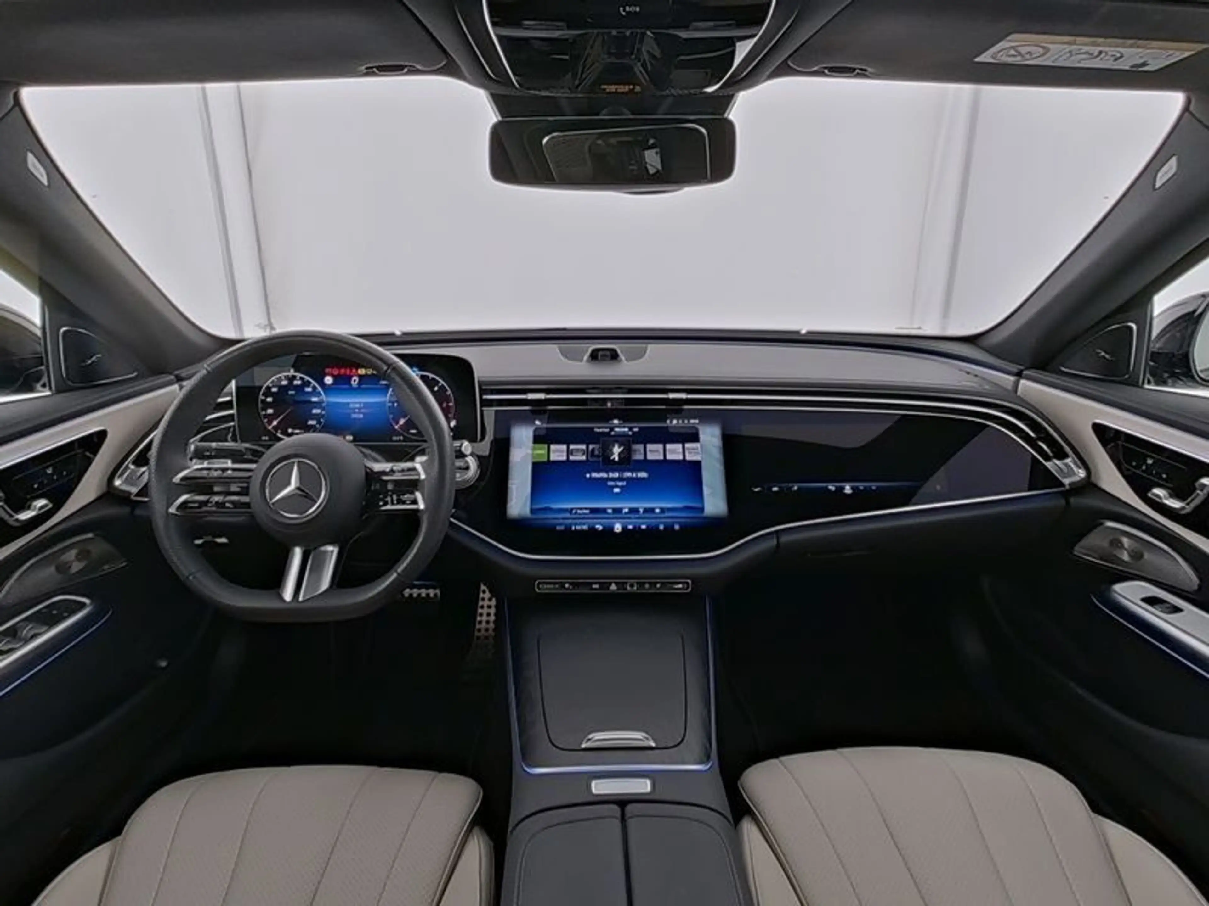 Mercedes-Benz E 220 d AMG Night Pano Burm SUPERSCREEN DiLi 21" — photo 3