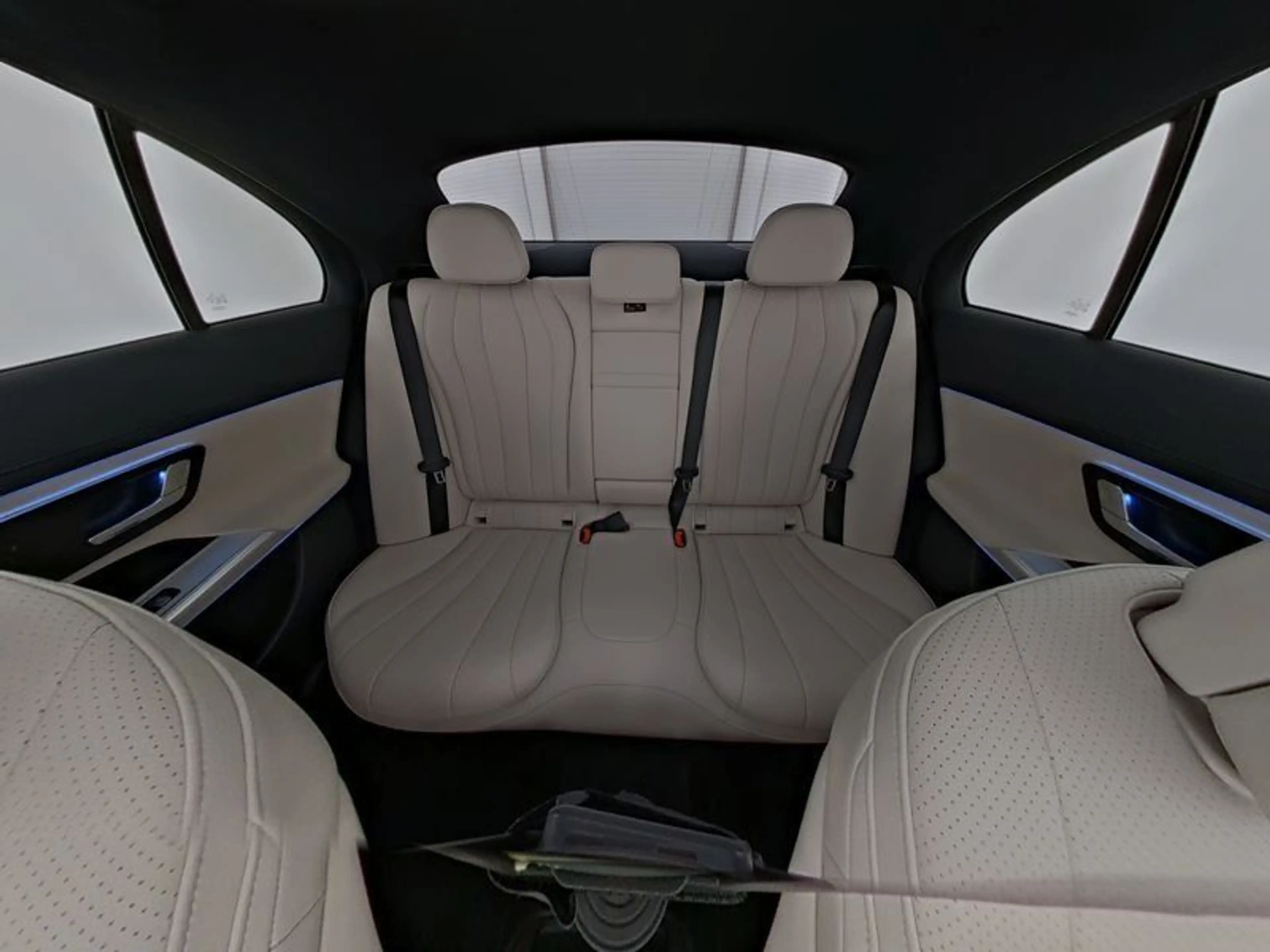 Mercedes-Benz E 220 d AMG Night Pano Burm SUPERSCREEN DiLi 21" — photo 8
