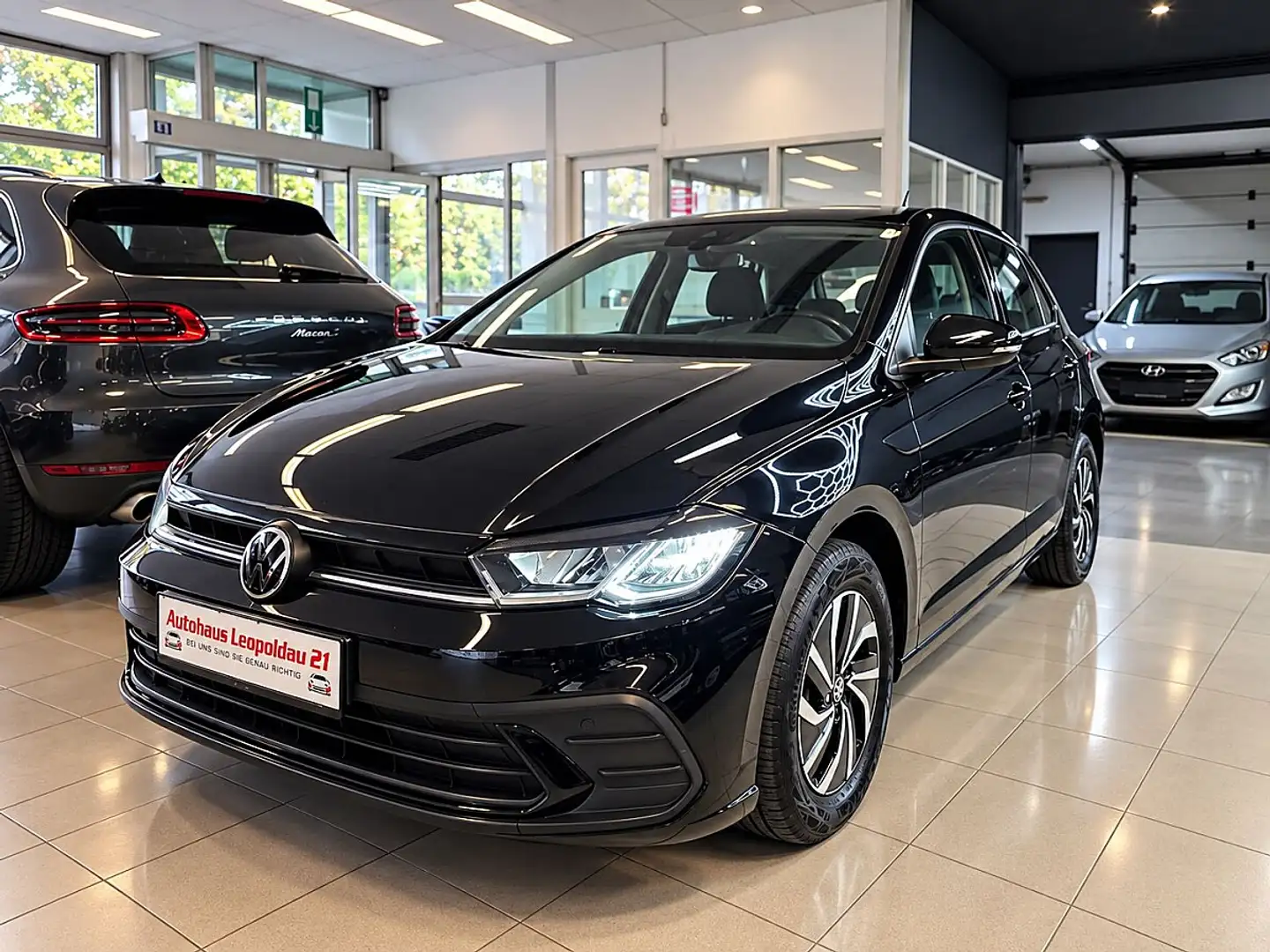 Volkswagen Polo 1,0 TSI Life Digital Cockpit Apple CarPlay Schwarz - 1