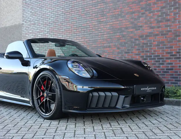 Porsche 911 view 18