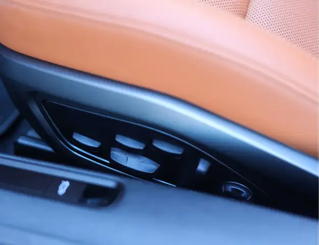 Porsche 911 view 25
