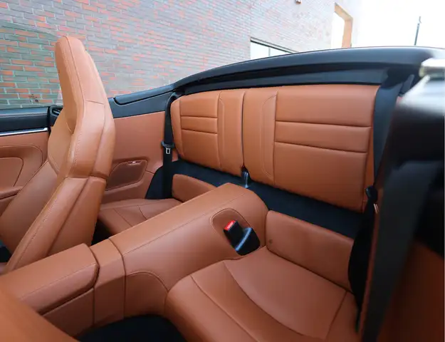 Porsche 911 view 27