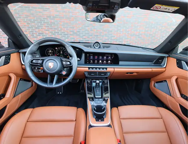 Porsche 911 view 3