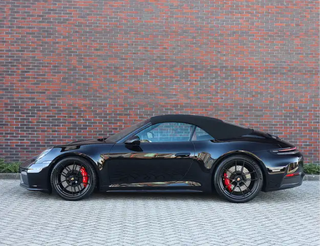 Porsche 911 view 15