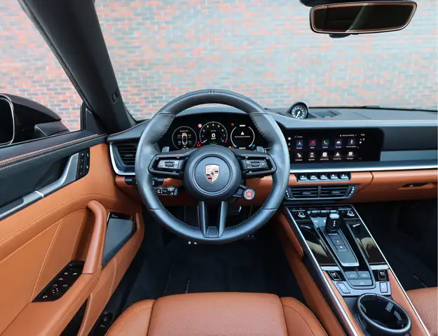 Porsche 911 view 29