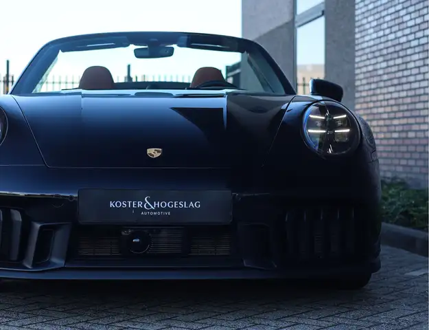 Porsche 911 view 12