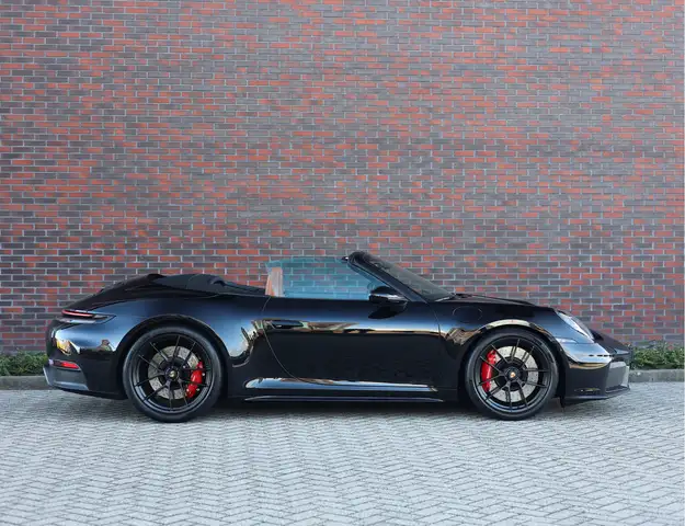 Porsche 911 view 14