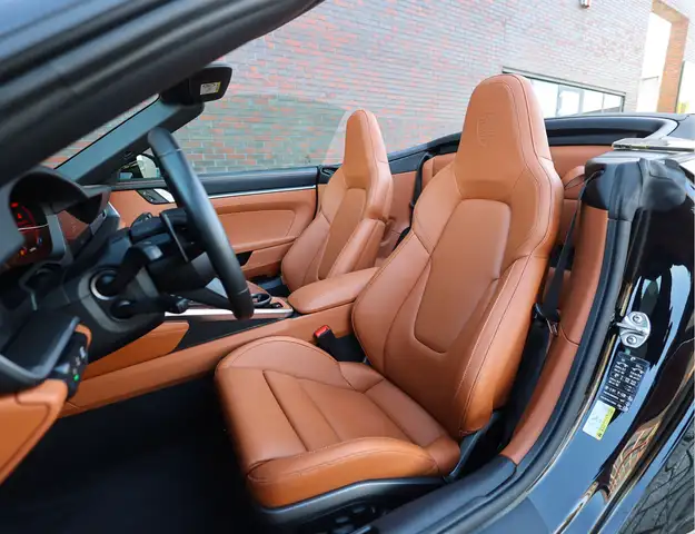 Porsche 911 view 23