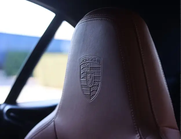 Porsche 911 view 24