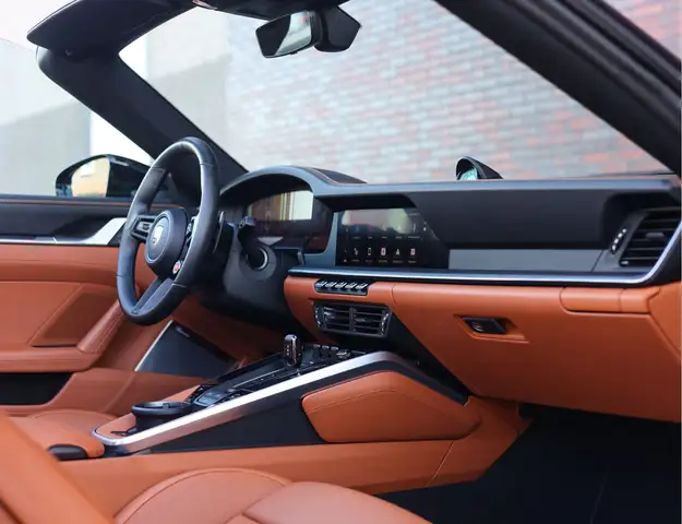 Porsche 911 view 22