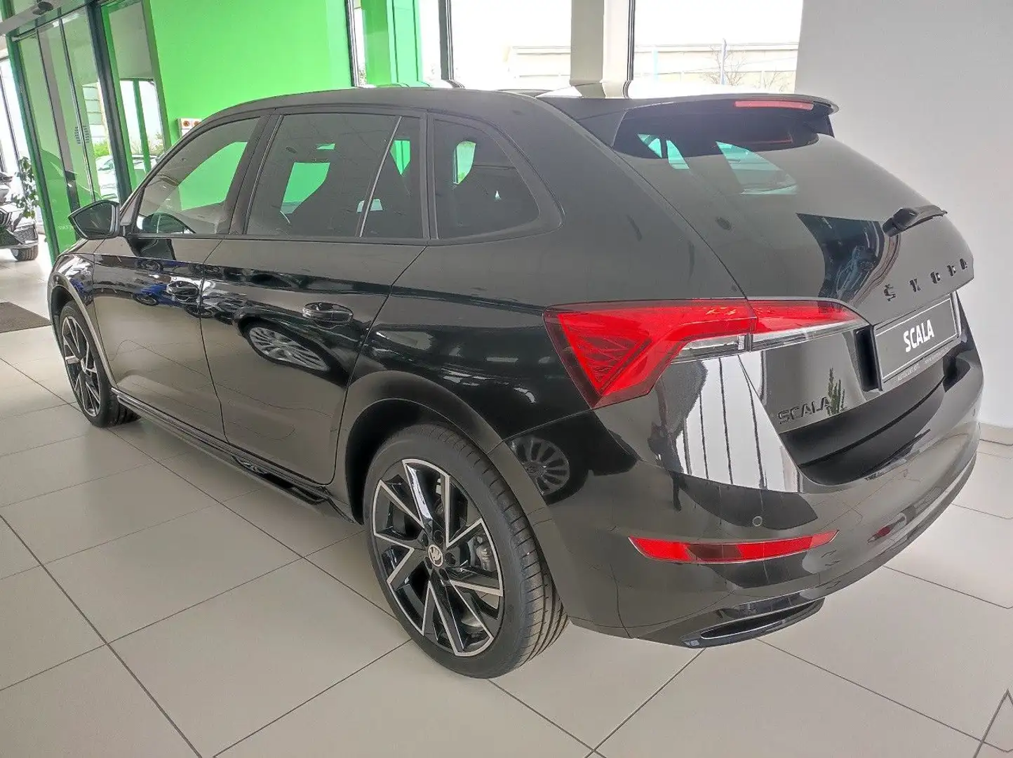 Skoda Scala 1.5 TSi DSG Monte Carlo AHK LM18 Navi Kam Noir - 2