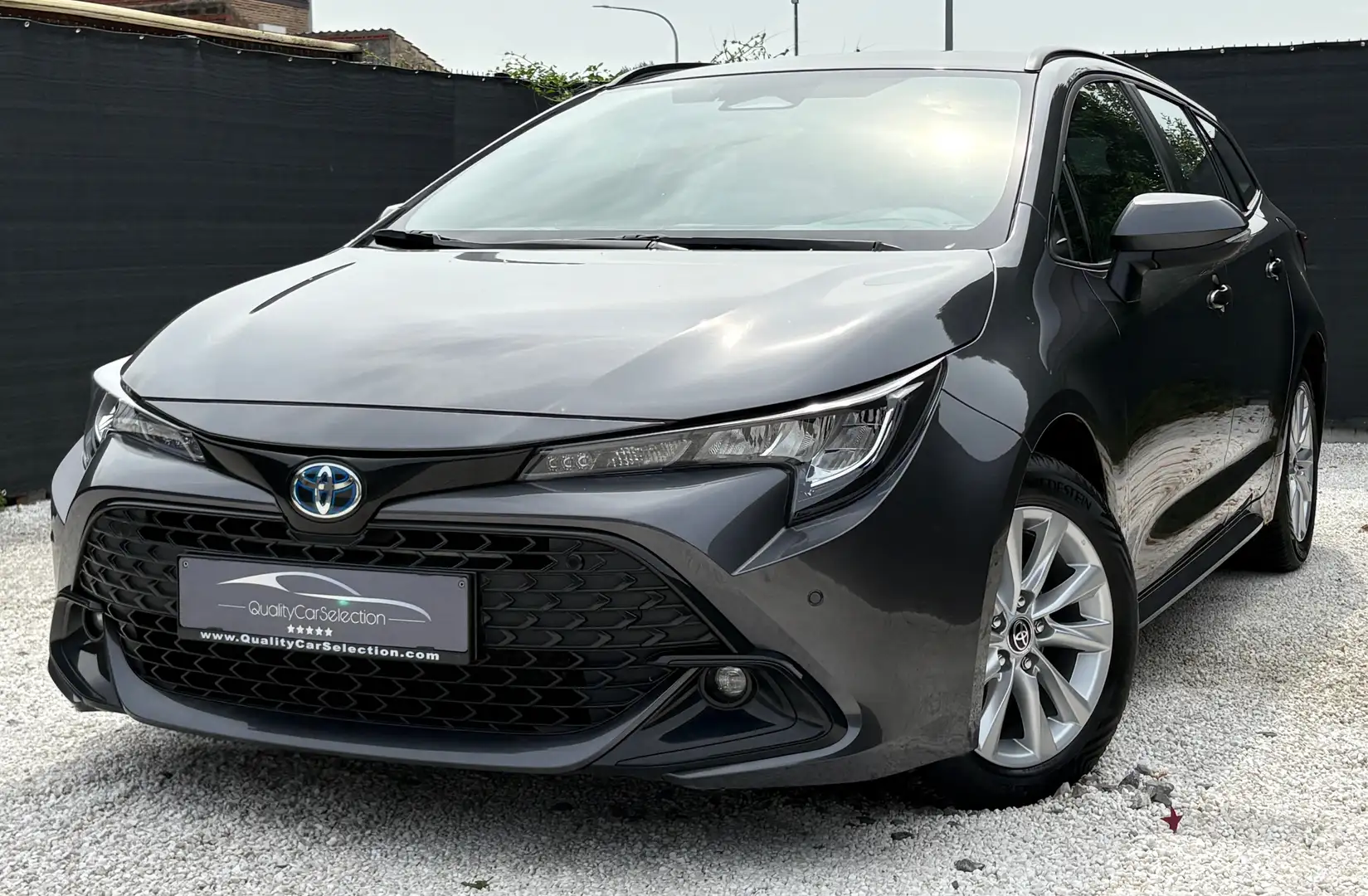 Toyota Corolla TS 1.8 Hybride "ACCES CONFORT-SIEGES CHAUF-CAMERA" Gris - 1