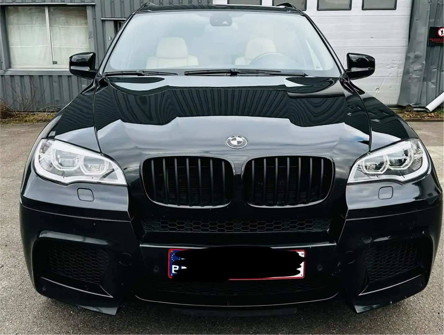 BMW X5 M 4.4iA V8 INDIVIDUAL Zwart - 1