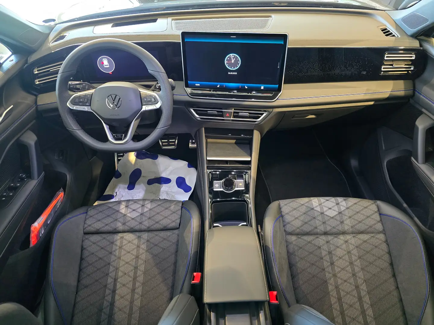 Volkswagen Tiguan 1.5 eTSI R-Line AHK Matrix 20Zoll 360°Kamera - 2