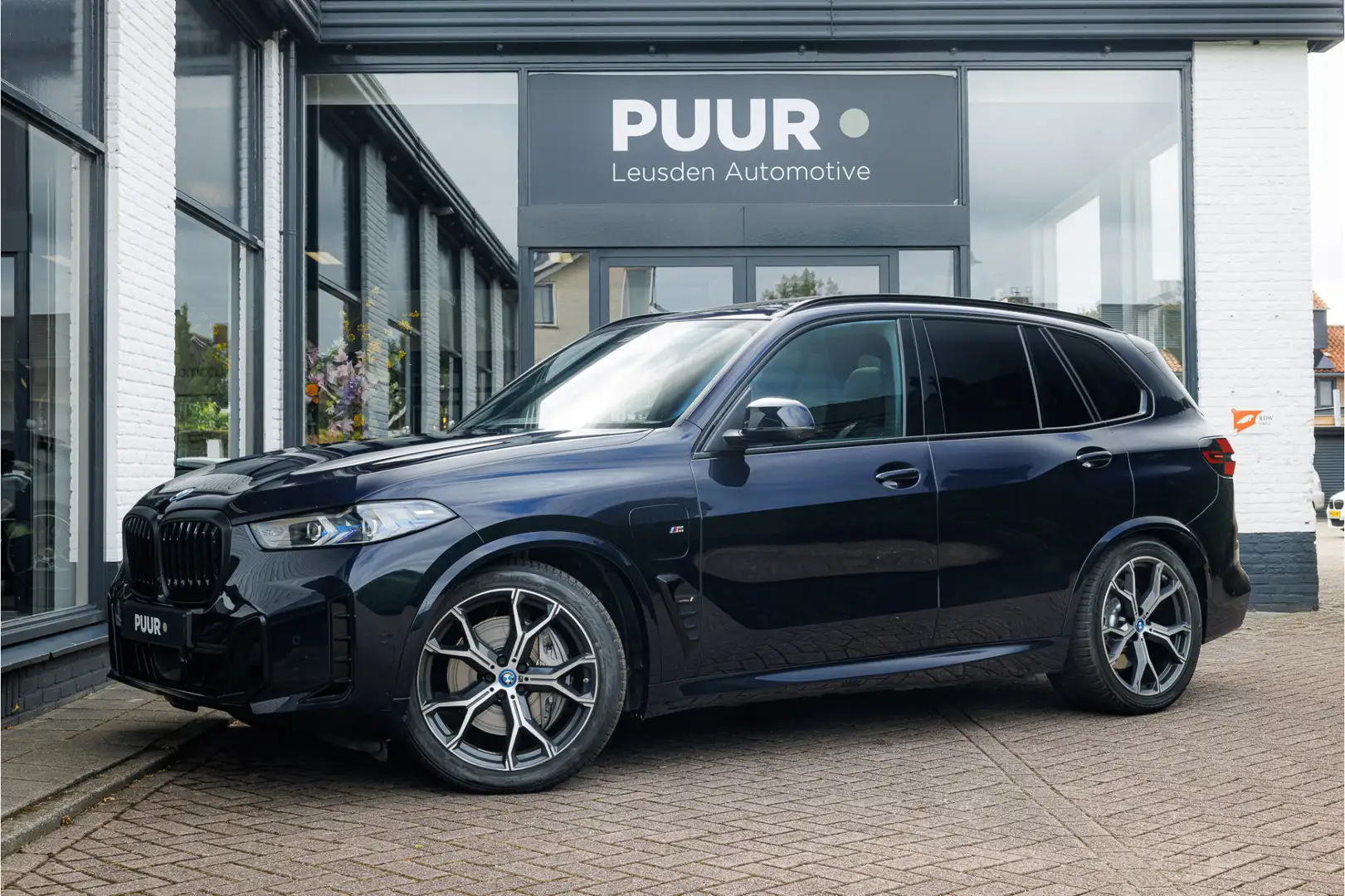BMW X5 xDrive50e Launch Edition Pano - Individual - Harma Nero - 1