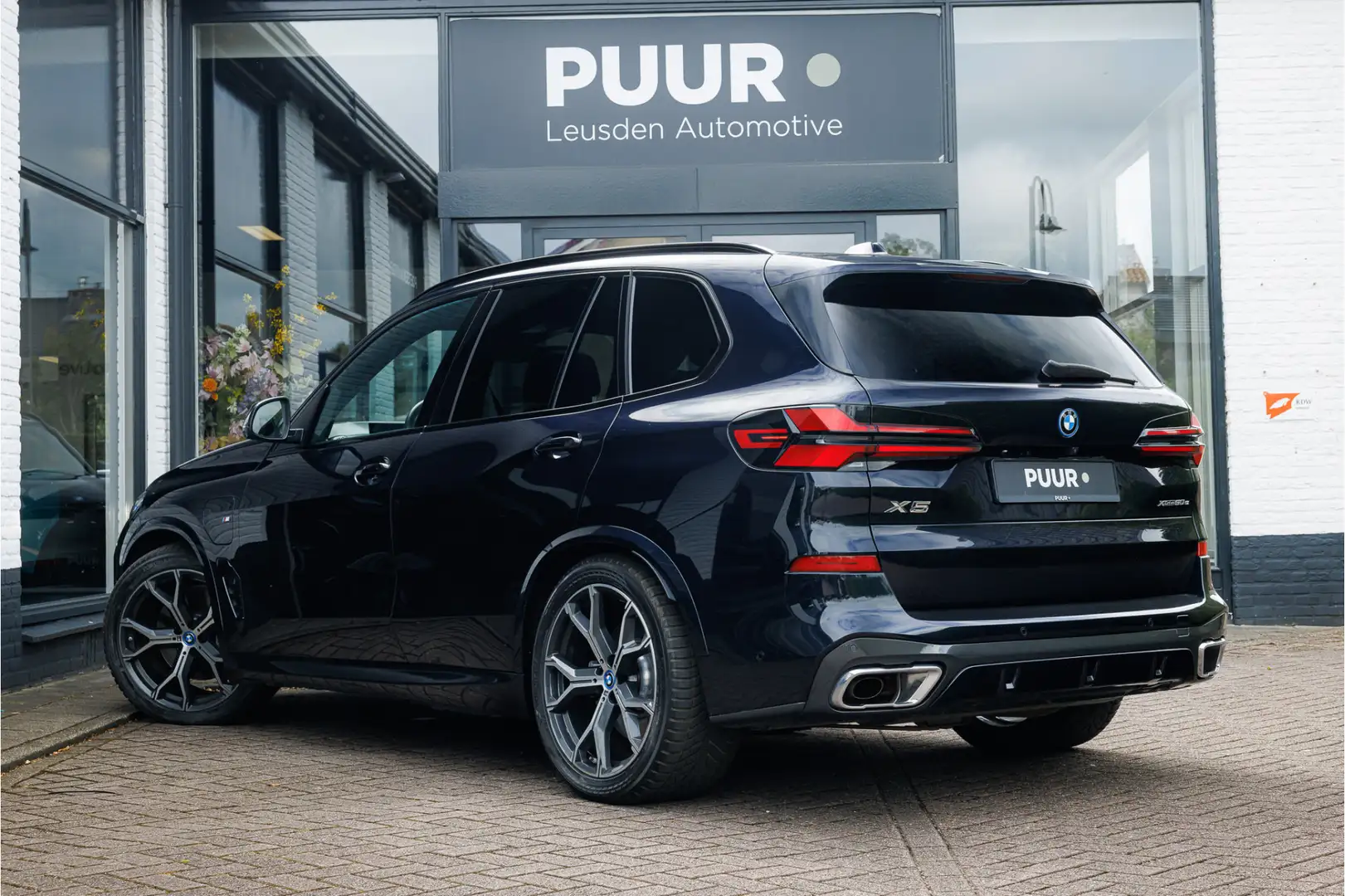 BMW X5 xDrive50e Launch Edition Pano - Individual - Harma Nero - 2
