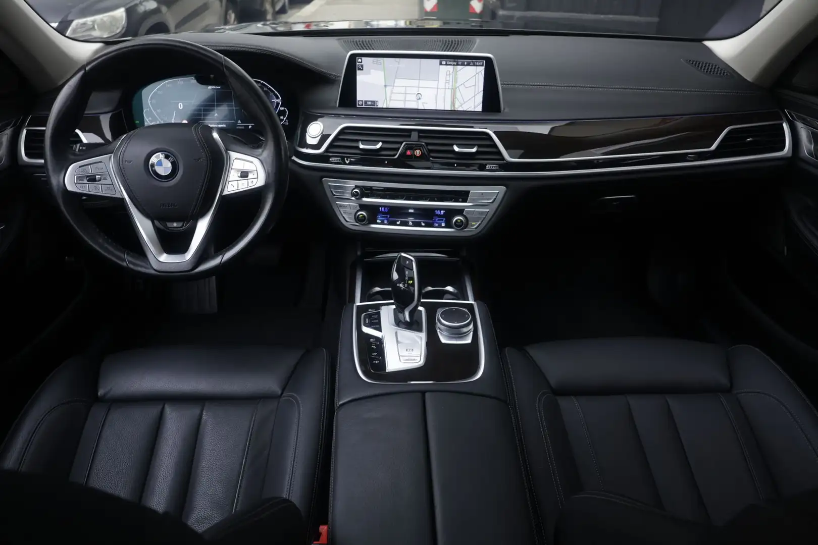 BMW 745 BMW Serie 7 745Le xDrive 290KW ANNO 2021 Nero - 2