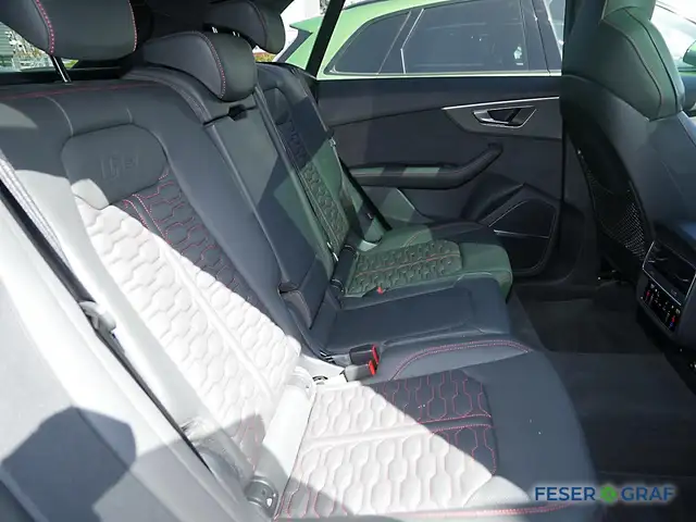 Audi Q8 view 6