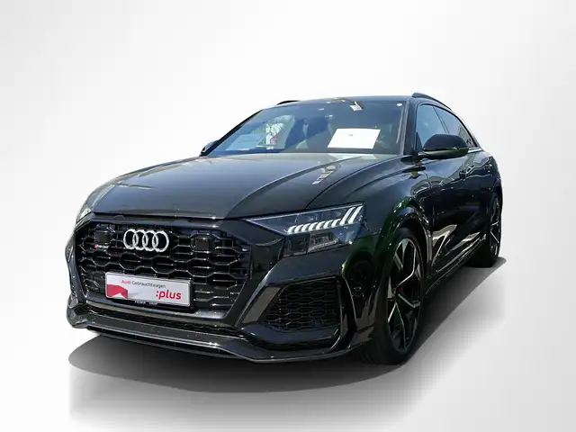 Audi Q8 view 12