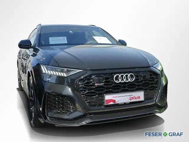 Audi Q8 view 2