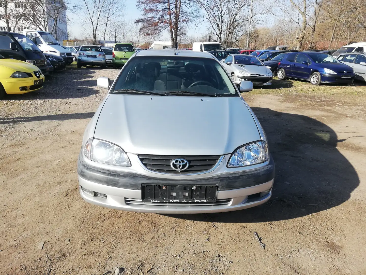 Toyota Avensis 2.0 linea sol Zilver - 1