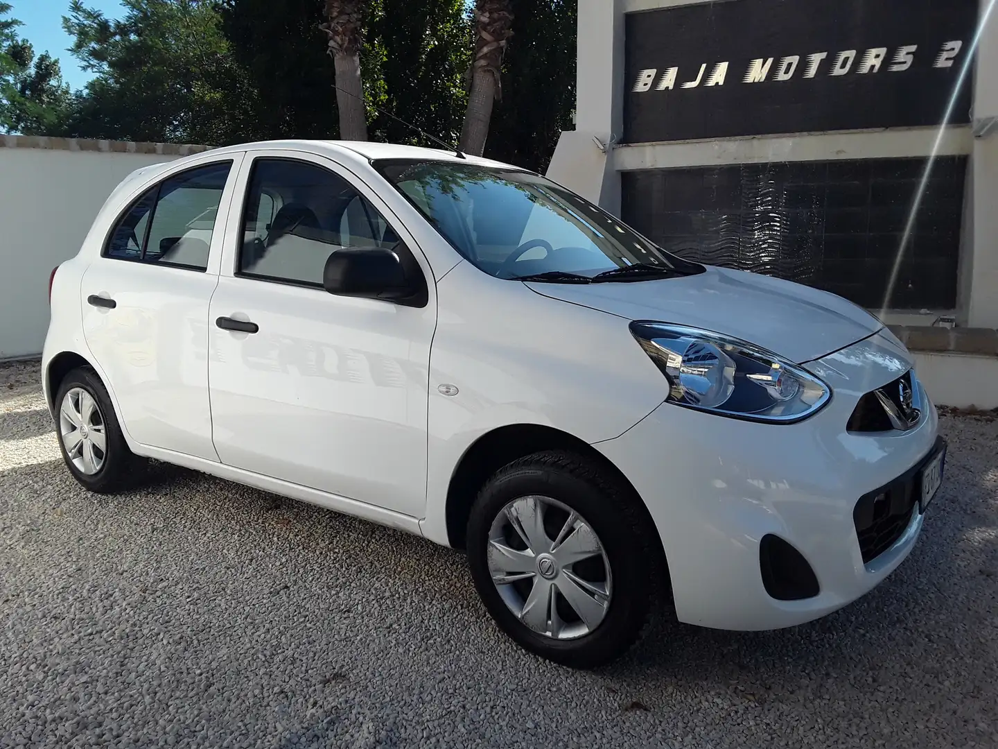 Nissan Micra 1.2 12V 5 porte Comfort *AUTOCARRO 5 POSTI* Bianco - 2