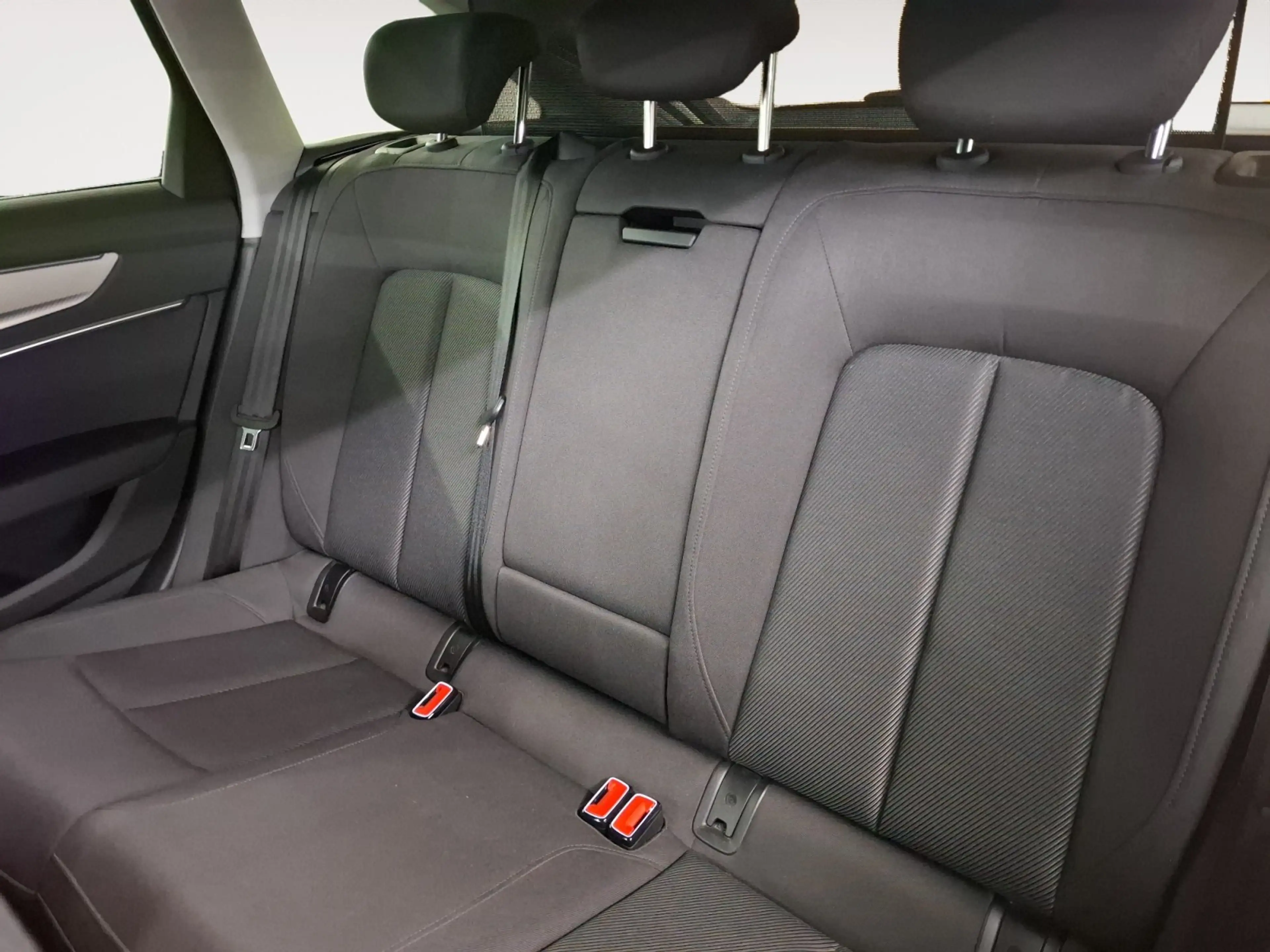 Audi A6 Avant 40 TDI quattro sport AHK Matrix ACC 20´´ — photo 8