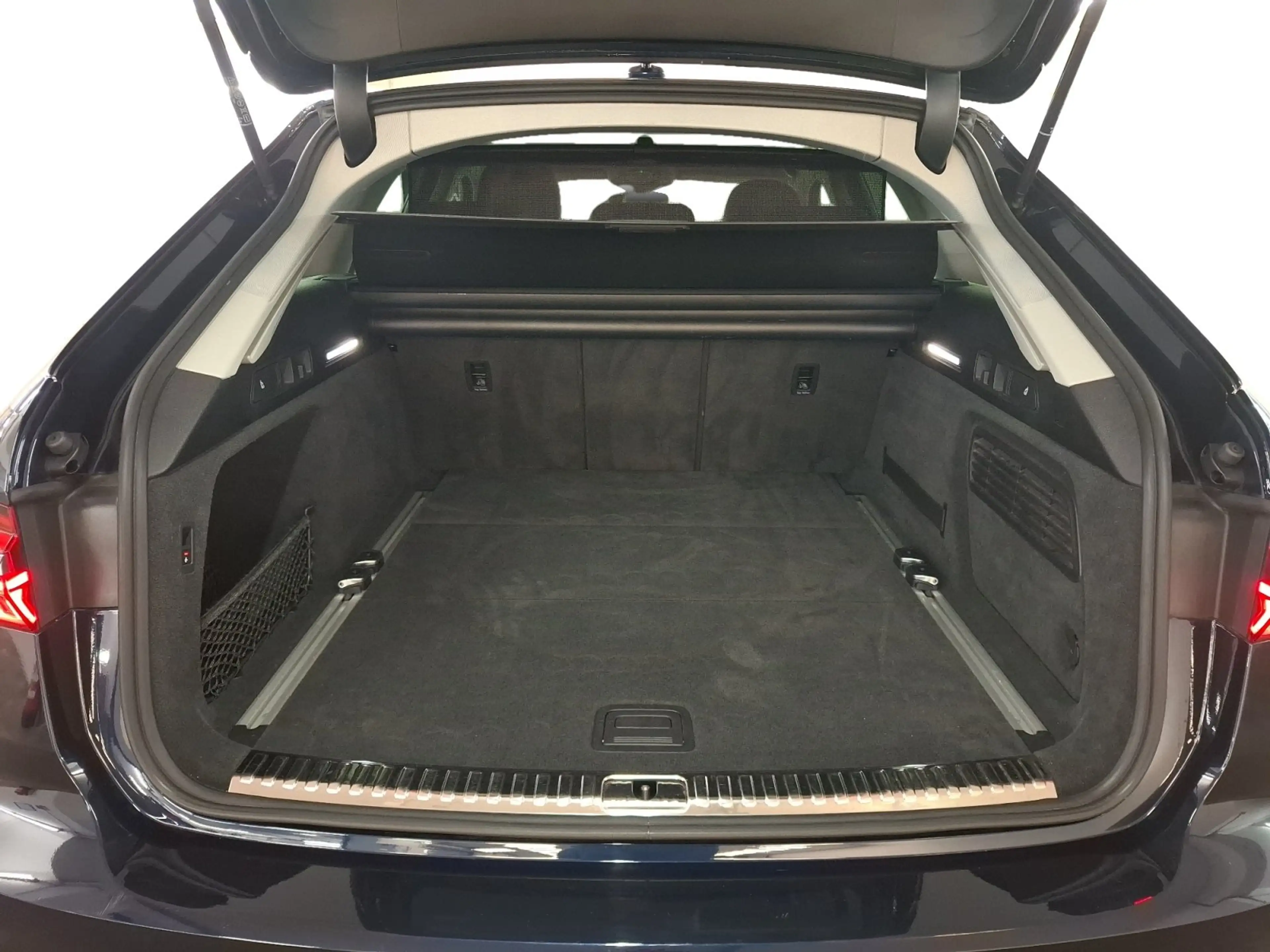 Audi A6 Avant 40 TDI quattro sport AHK Matrix ACC 20´´ — photo 15