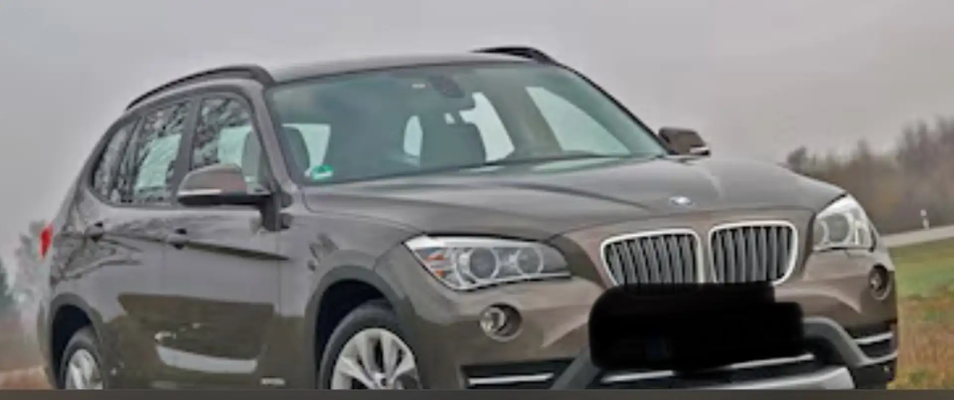 BMW X1 18 d xDrive Grau - 2