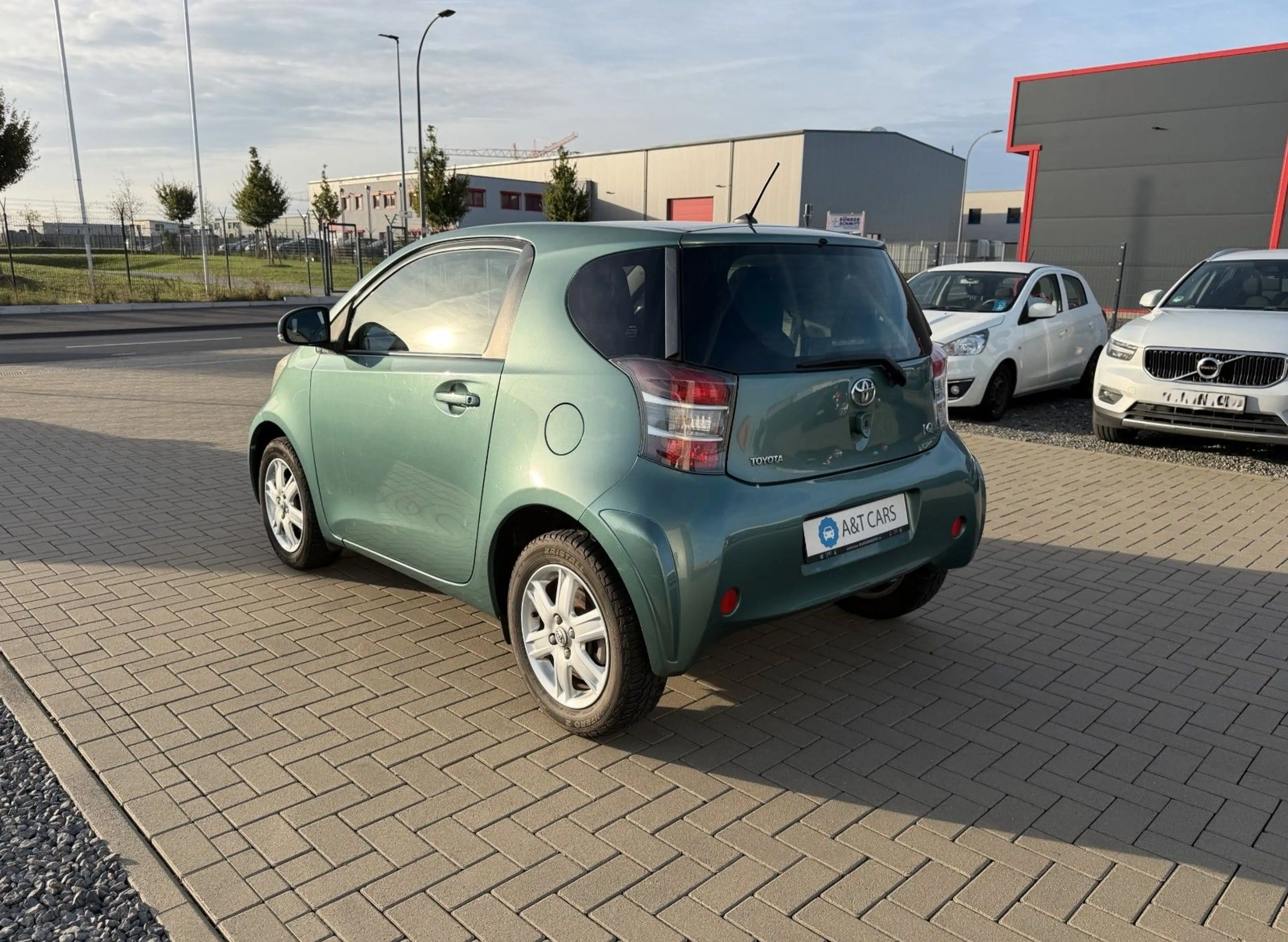 Toyota iQ / Klima / El. Fensterheber / AUX — photo 3