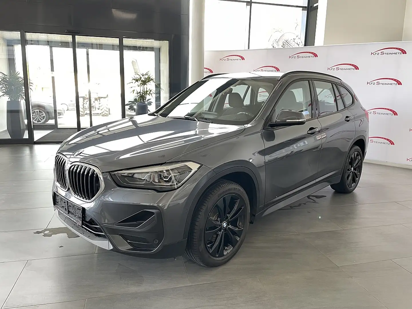 BMW X1 sDrive18d Aut. LED, HUD Gris - 1