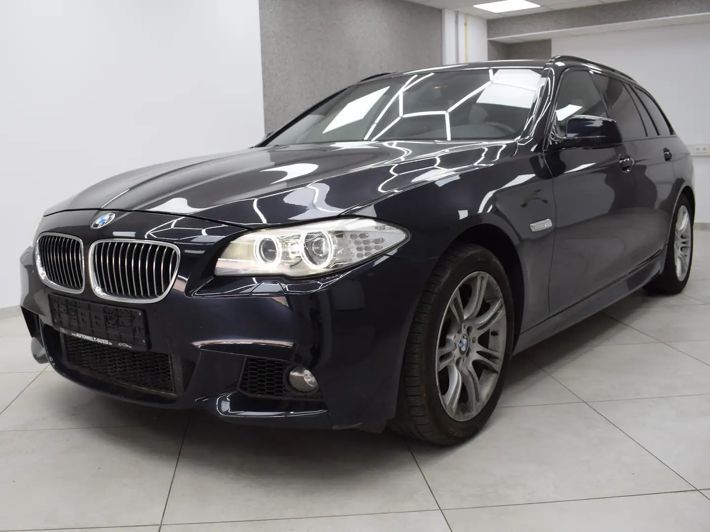 BMW 528 528i Touring xDrive M Sportpaket Schwarz - 2
