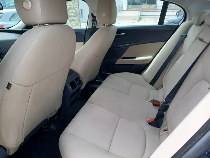Jaguar XE 2.0 Diesel Prestige 2016, foto 9