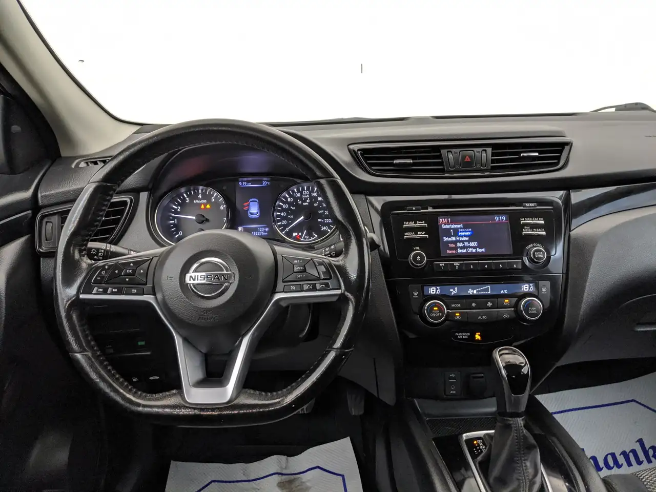 Nissan Qashqai снимка Nissan Qashqai