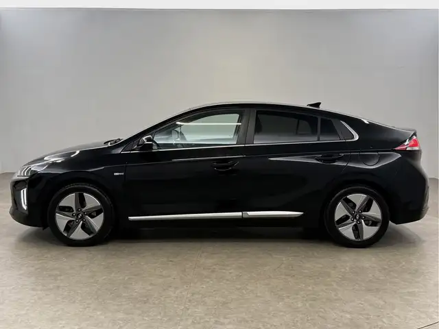 Hyundai Ioniq view 11