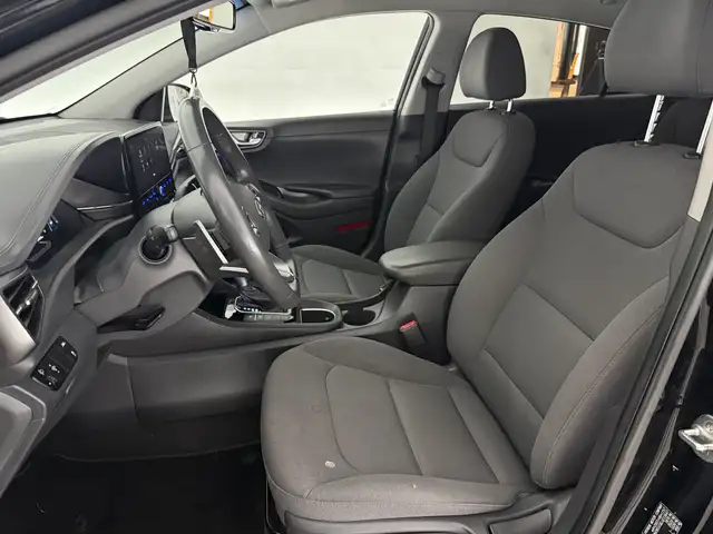 Hyundai Ioniq view 15