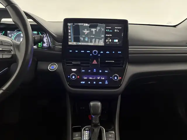 Hyundai Ioniq view 17
