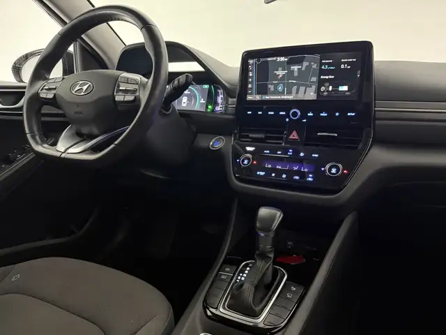 Hyundai Ioniq view 21