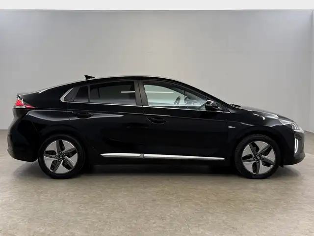 Hyundai Ioniq view 10