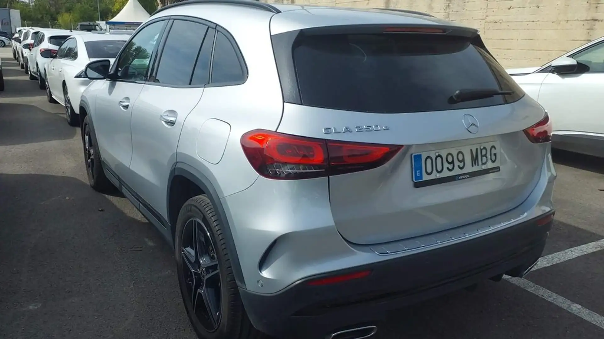 Mercedes-Benz GLA 250 250e Gris - 2