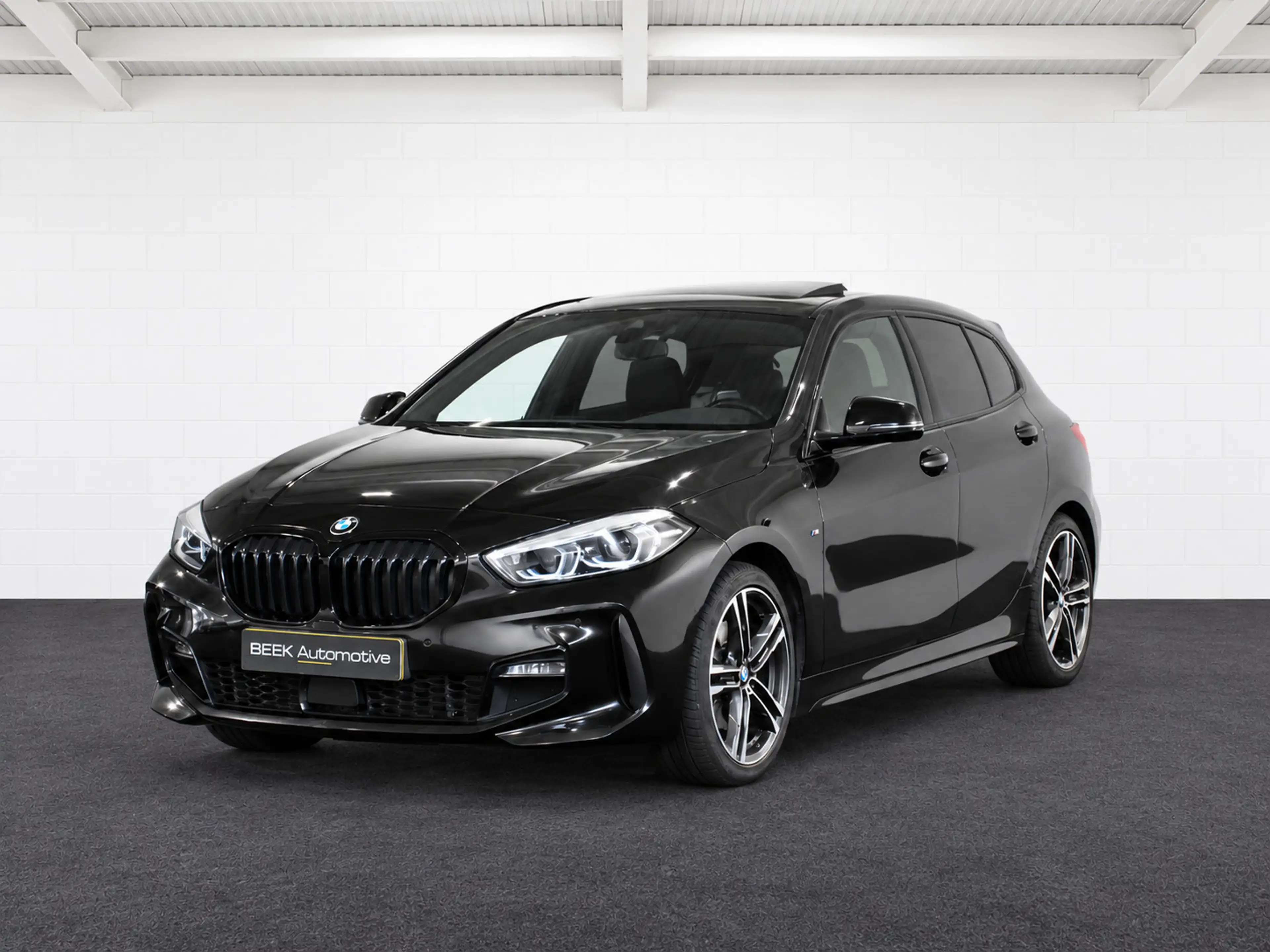 BMW 118 1-serie 118i | M Sport | Panoramadak | Apple CarPl