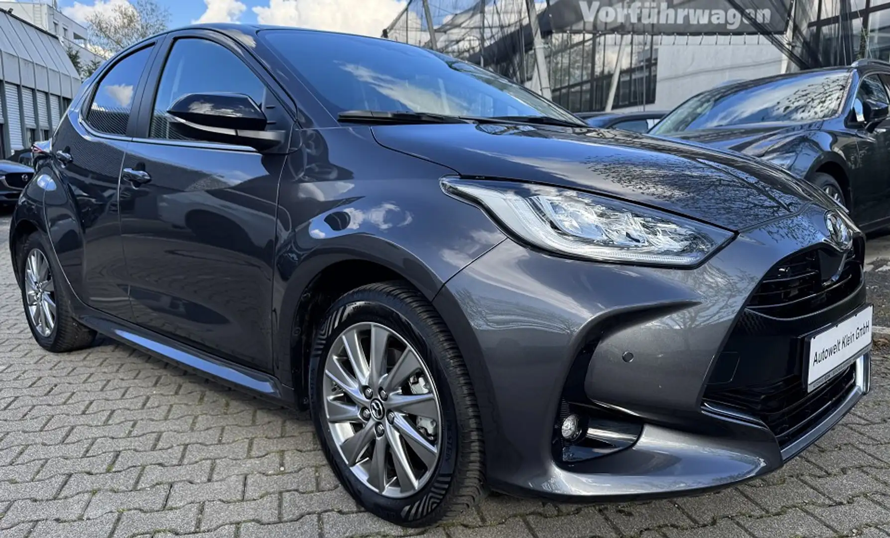 Mazda 2 Hybrid 1.5L VVT-i 116 PS AT FWD Grau - 1